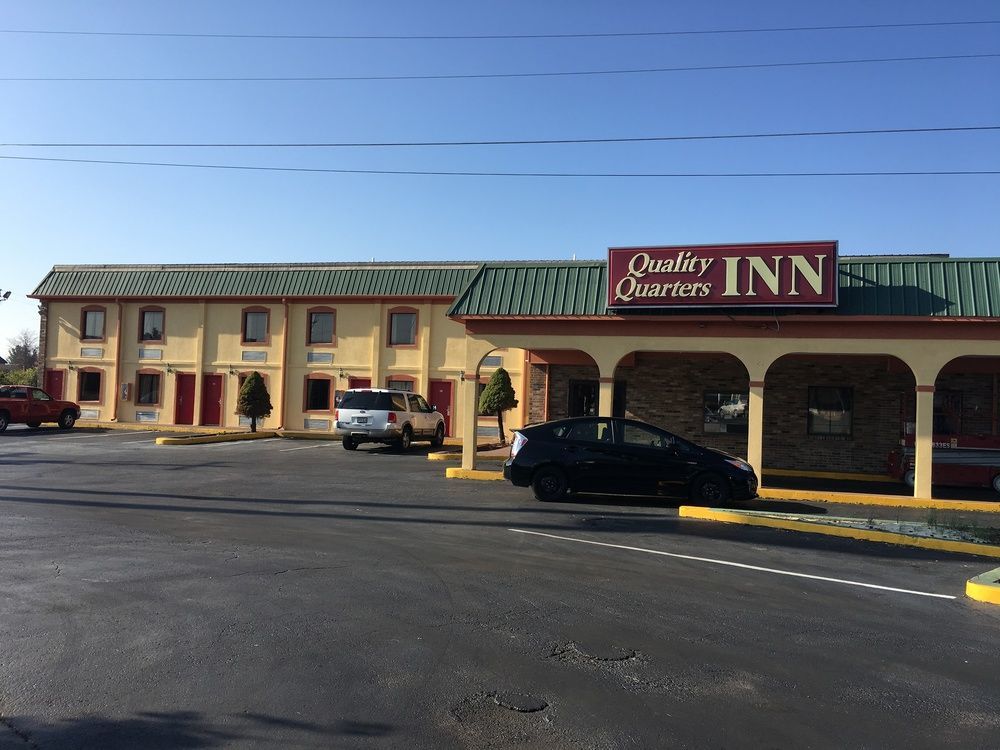 Quality Quarters Inn By Oyo Richmond Ky I-75 Buitenkant foto