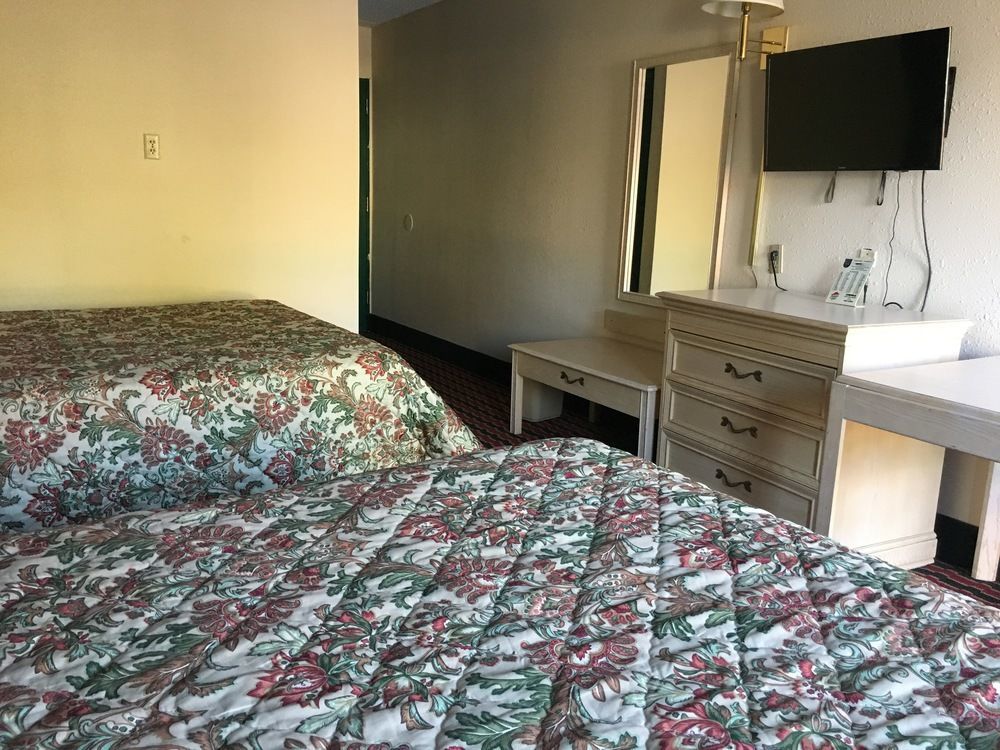 Quality Quarters Inn By Oyo Richmond Ky I-75 Buitenkant foto